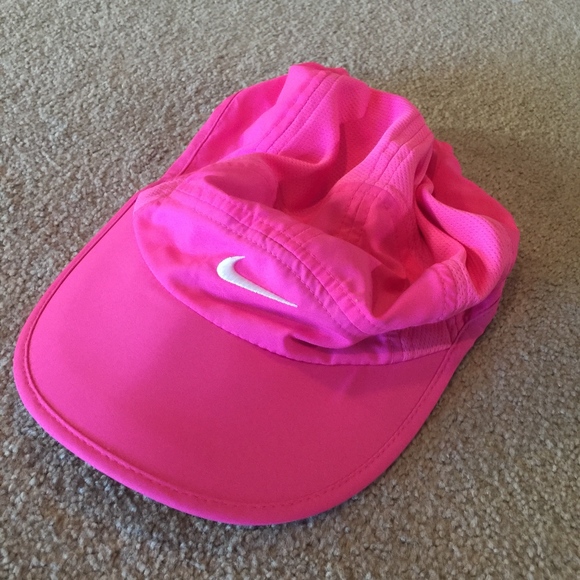 pink running cap